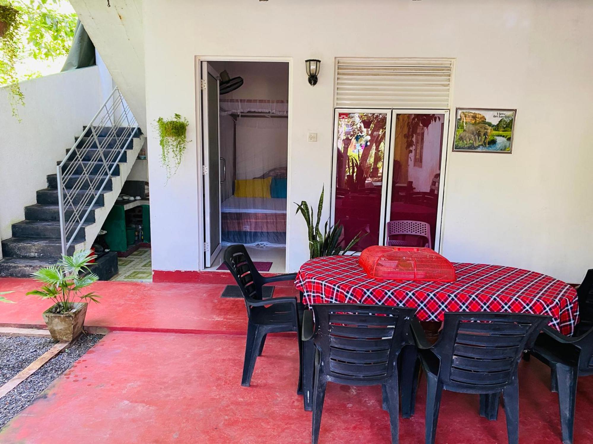 Little Mount Guest House Mirissa Exterior foto